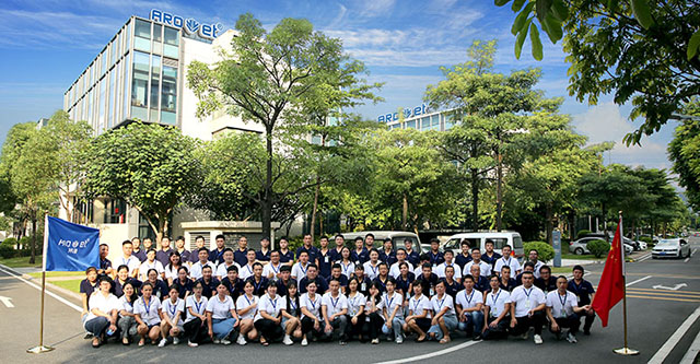 xc sports整个员工.jpg